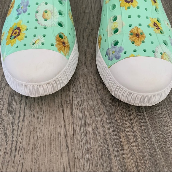 Native Jefferson Memento Floral Green Shoes Women’s 7 Mens 5 Slip On Beach - Picture 8 of 11